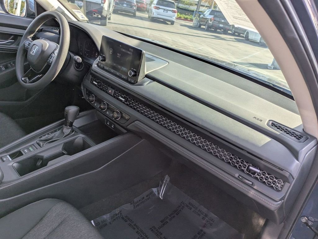 Certified 2023 Honda Accord EX image 21