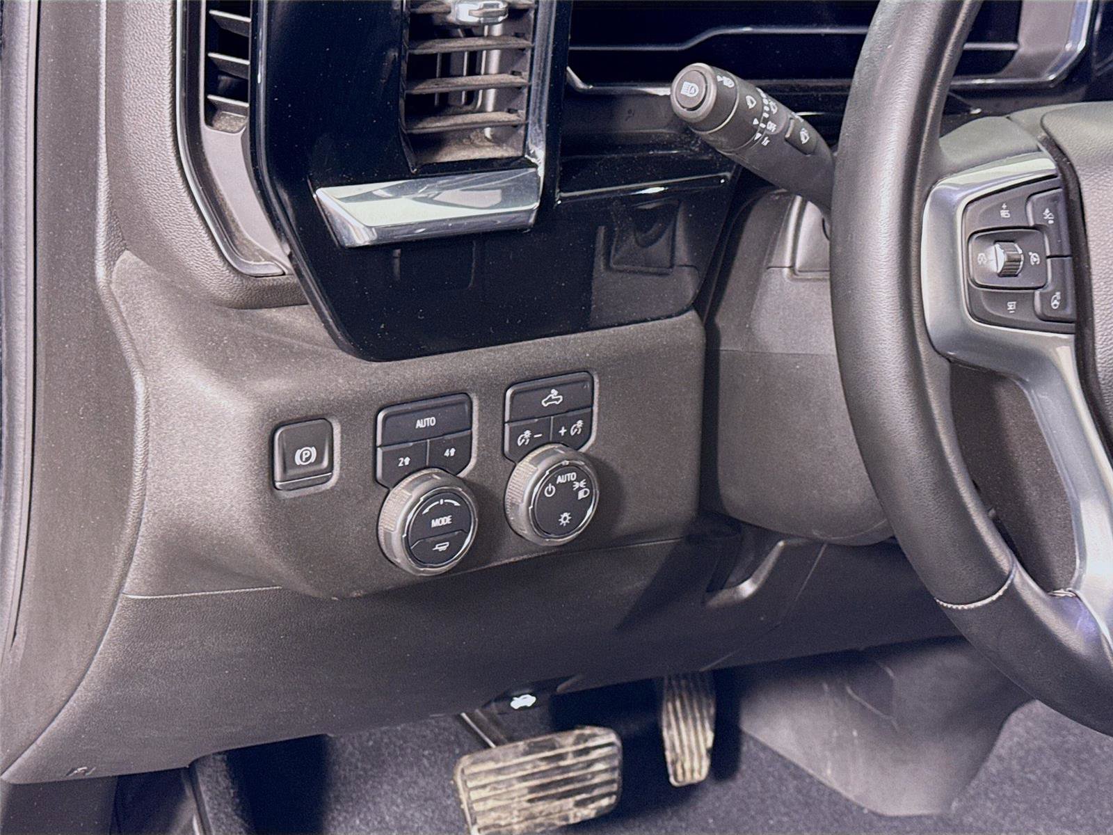 Used 2023 Chevrolet Silverado 1500 LT image 4