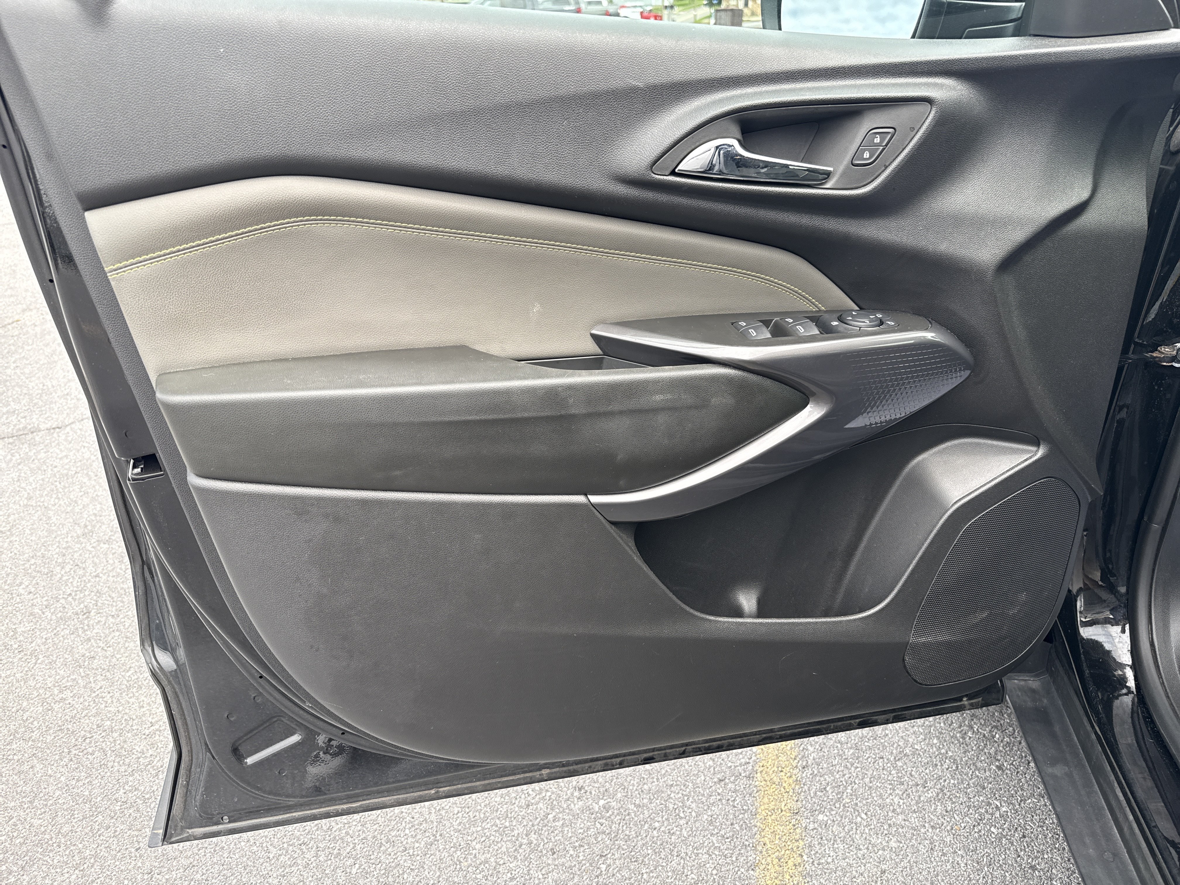 Used 2024 Chevrolet Trax ACTIV w/ Driver Confidence Package FWD image 18