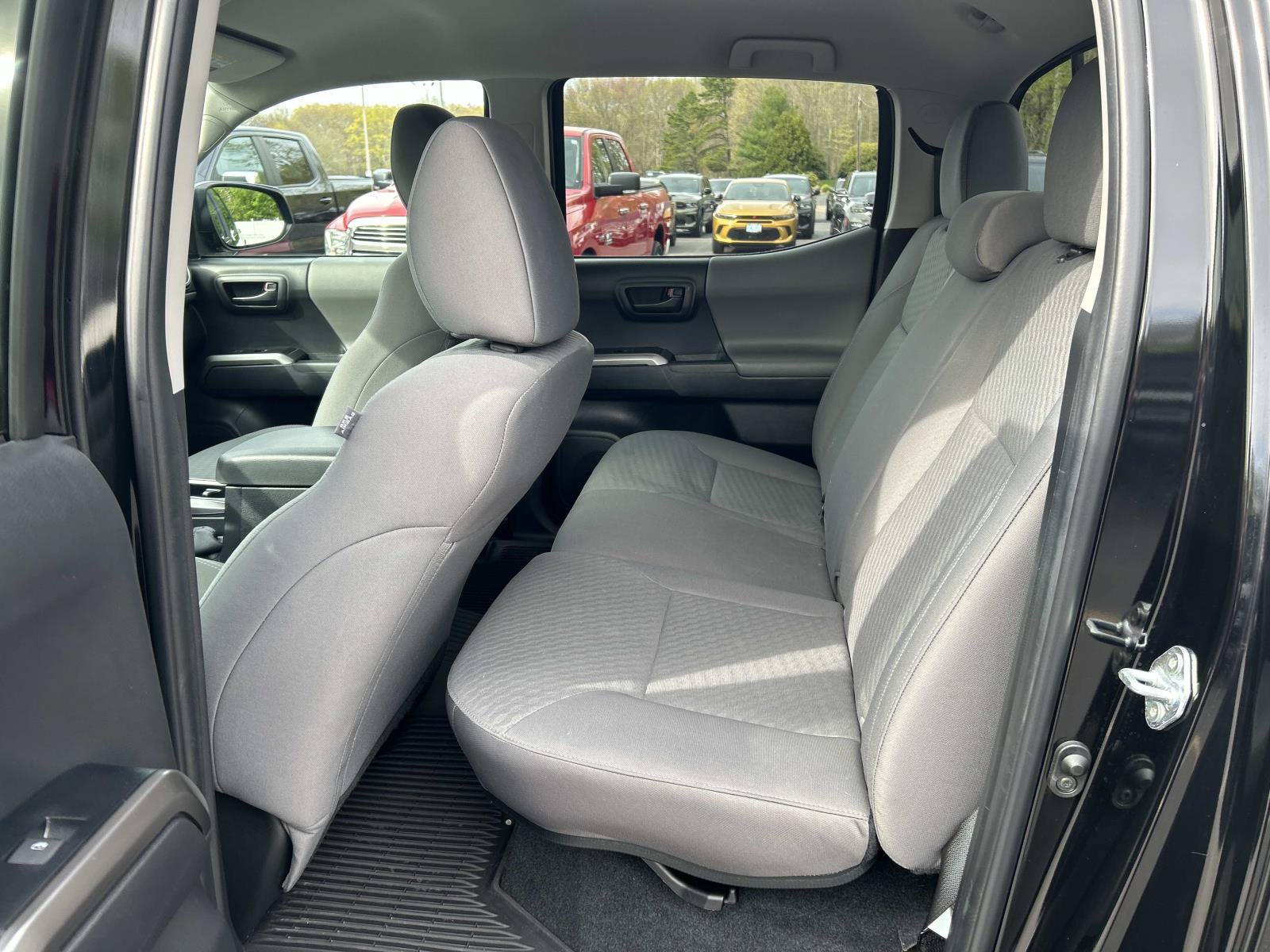 Used 2023 Toyota Tacoma SR5 AWD/4WD image 13