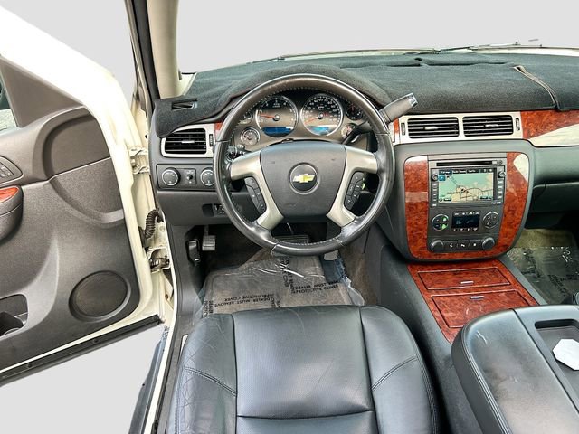 Used 2011 Chevrolet Avalanche LTZ AWD/4WD image 21