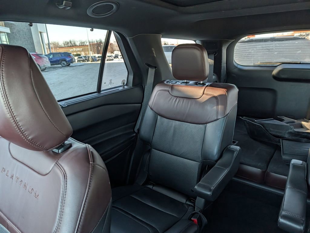 Used 2023 Ford Explorer Platinum w/ Technology Package image 11