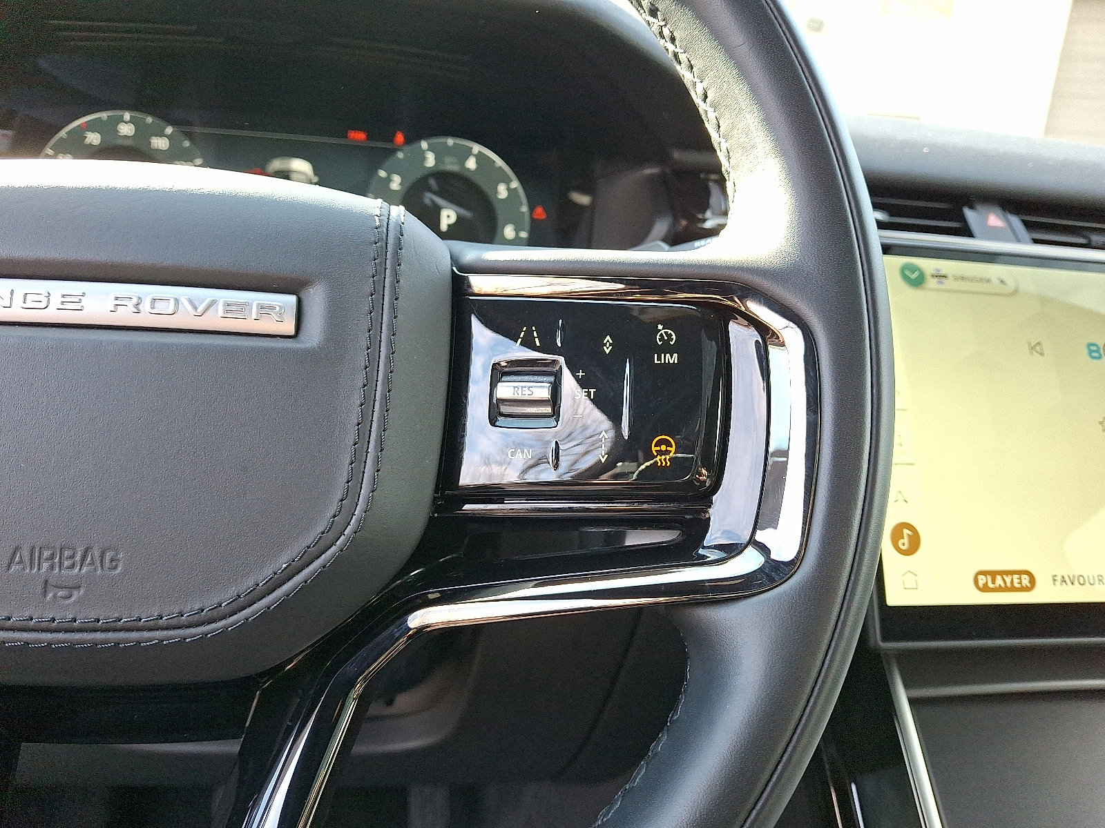 Used 2026 Land Rover Range Rover Velar S AWD/4WD image 22