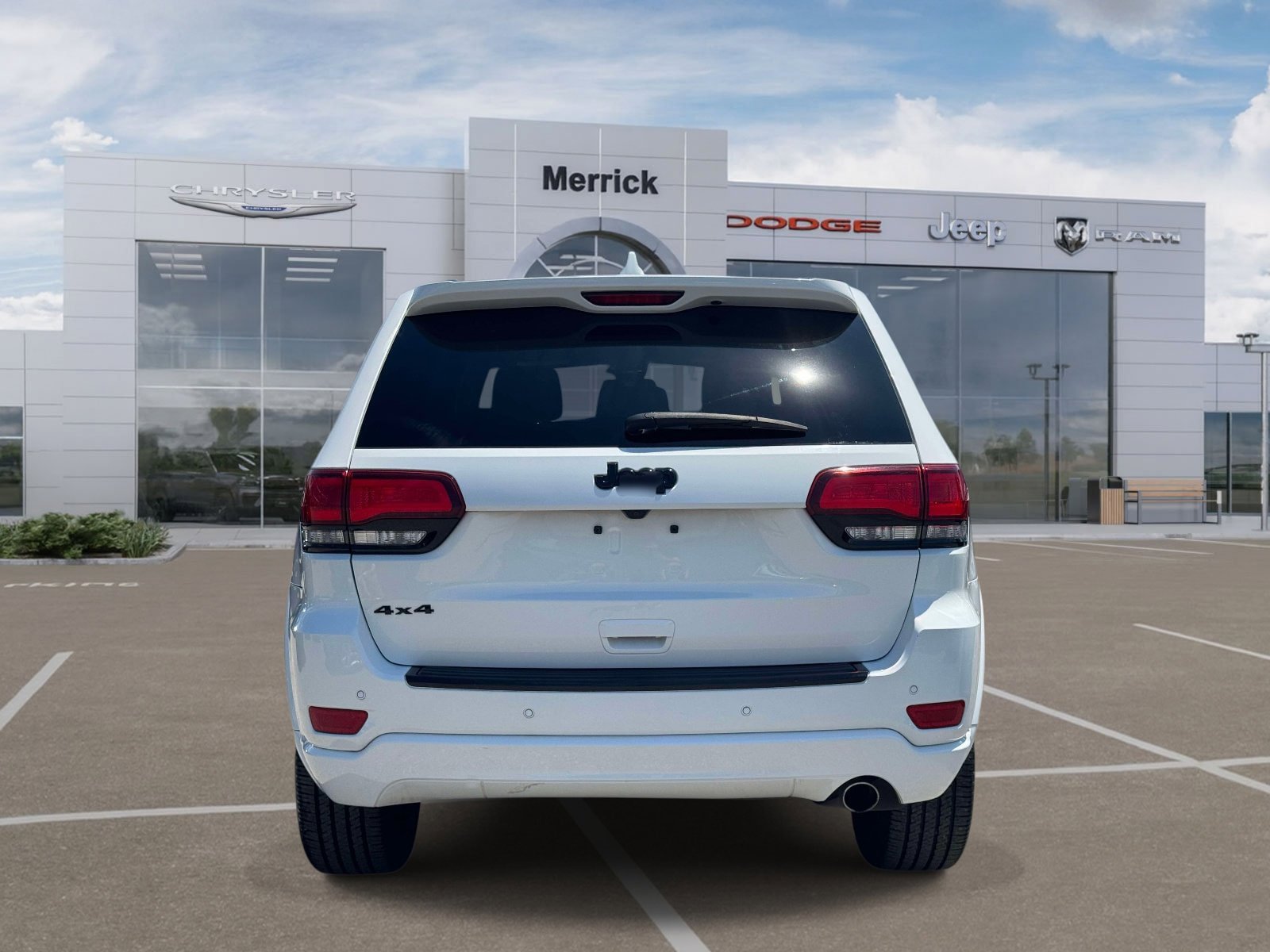 Used 2018 Jeep Grand Cherokee Altitude AWD/4WD image 7