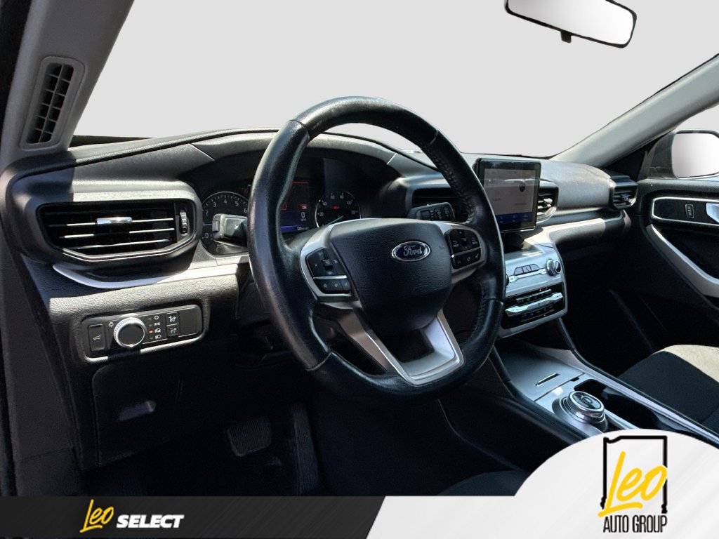 Used 2022 Ford Explorer XLT AWD/4WD image 12