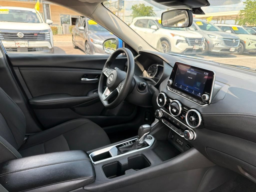 Used 2025 Nissan Sentra SV FWD image 13