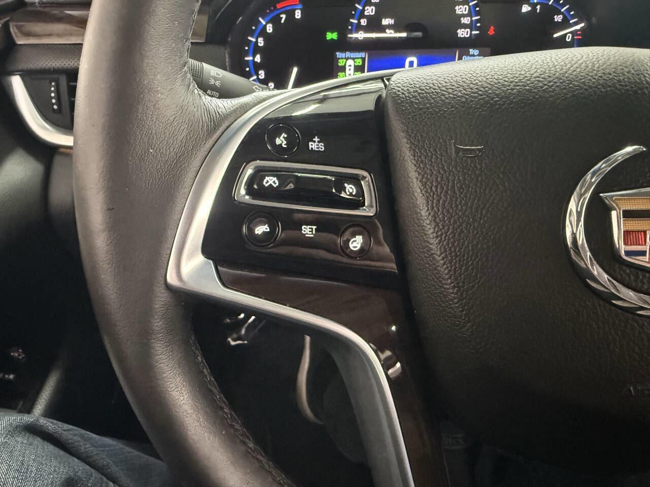 Used 2015 Cadillac XTS Luxury AWD/4WD image 23