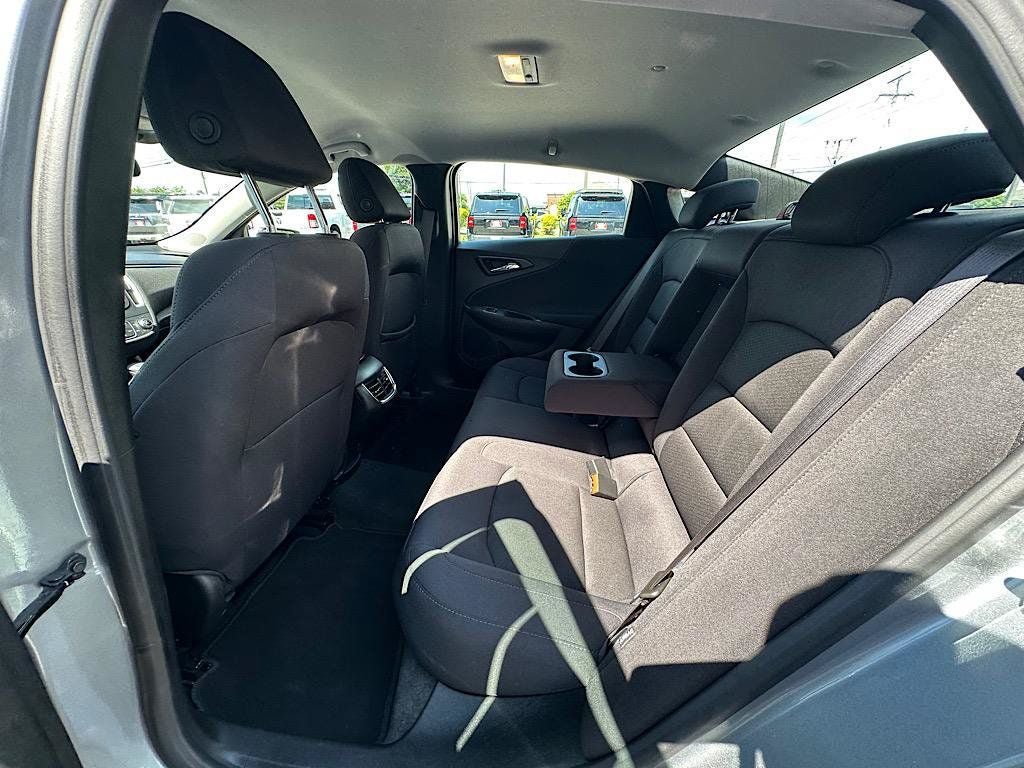 Used 2024 Chevrolet Malibu LT FWD image 15