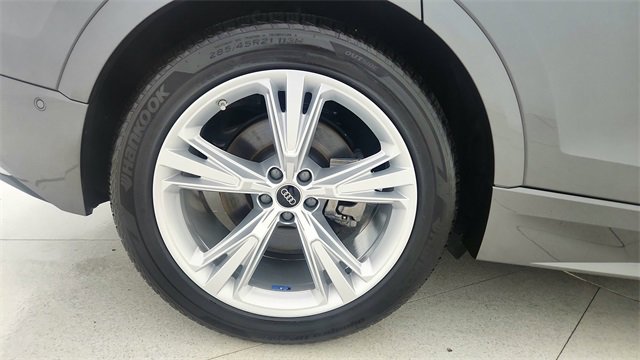 Used 2023 Audi Q8 Prestige w/ Prestige Package image 61