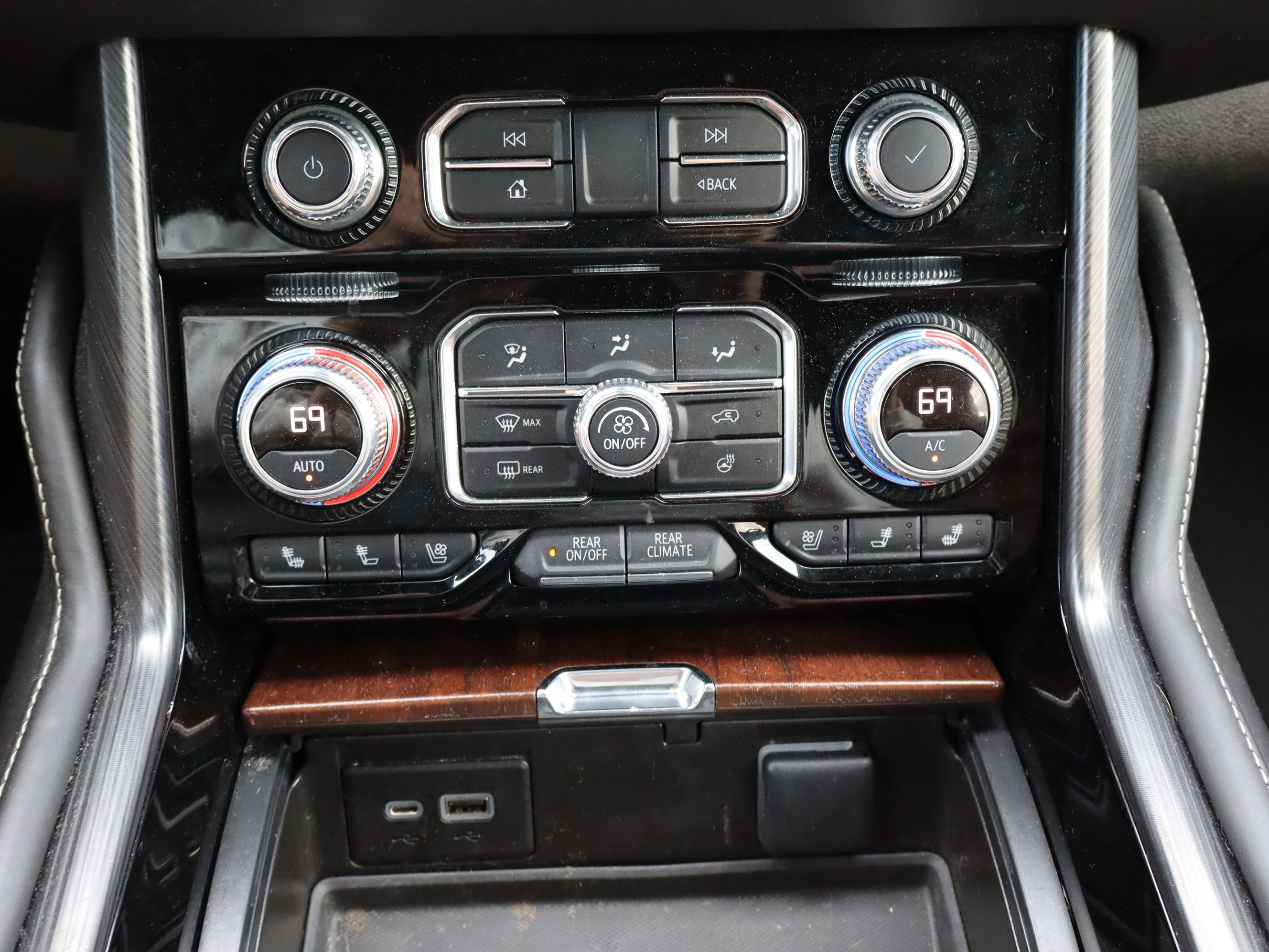 Certified 2023 GMC Yukon Denali Ultimate image 31