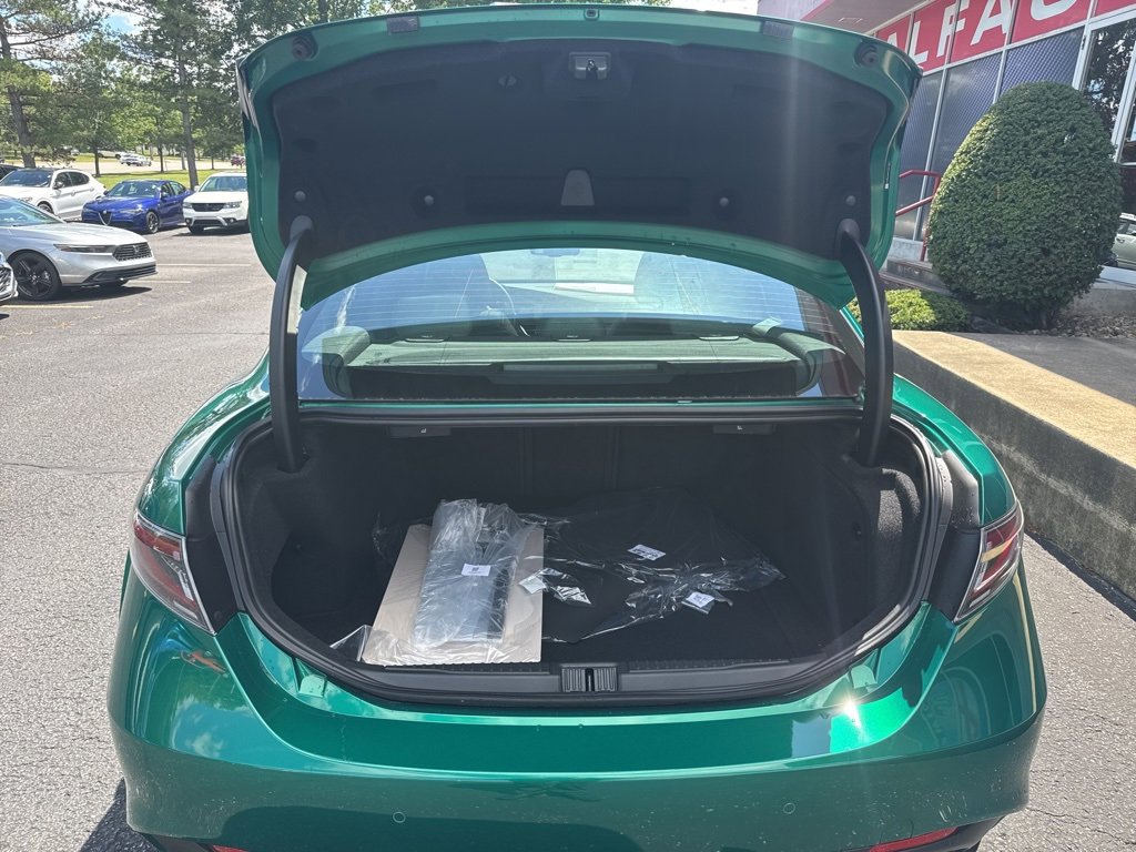 New 2025 Alfa Romeo Giulia AWD w/ Driving Assist Package image 17