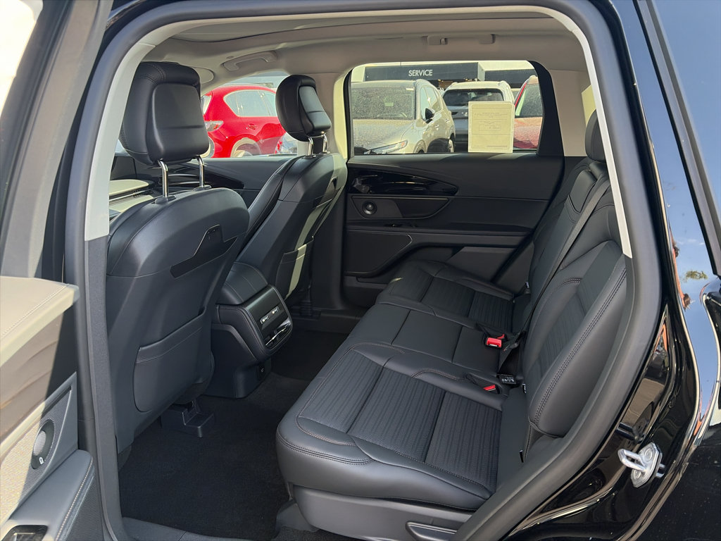 New 2026 Lincoln Nautilus Reserve w/ Jet Appearance Package AWD/4WD image 13