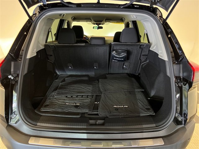 Used 2023 Nissan Rogue SV image 5