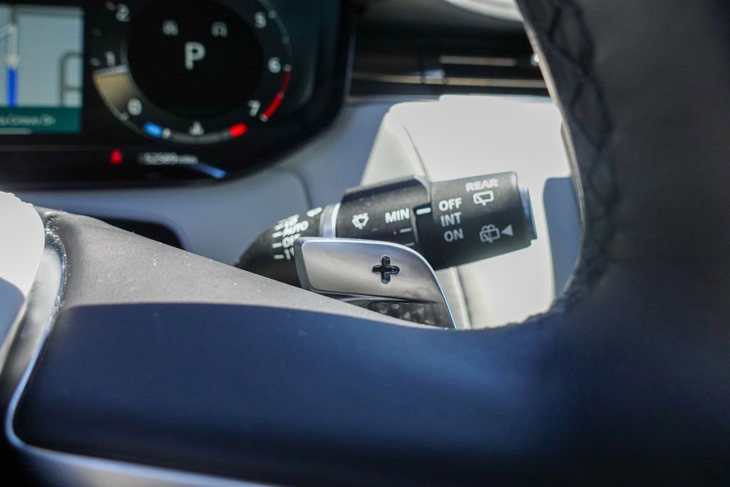 Used 2023 Land Rover Range Rover Sport SE image 21