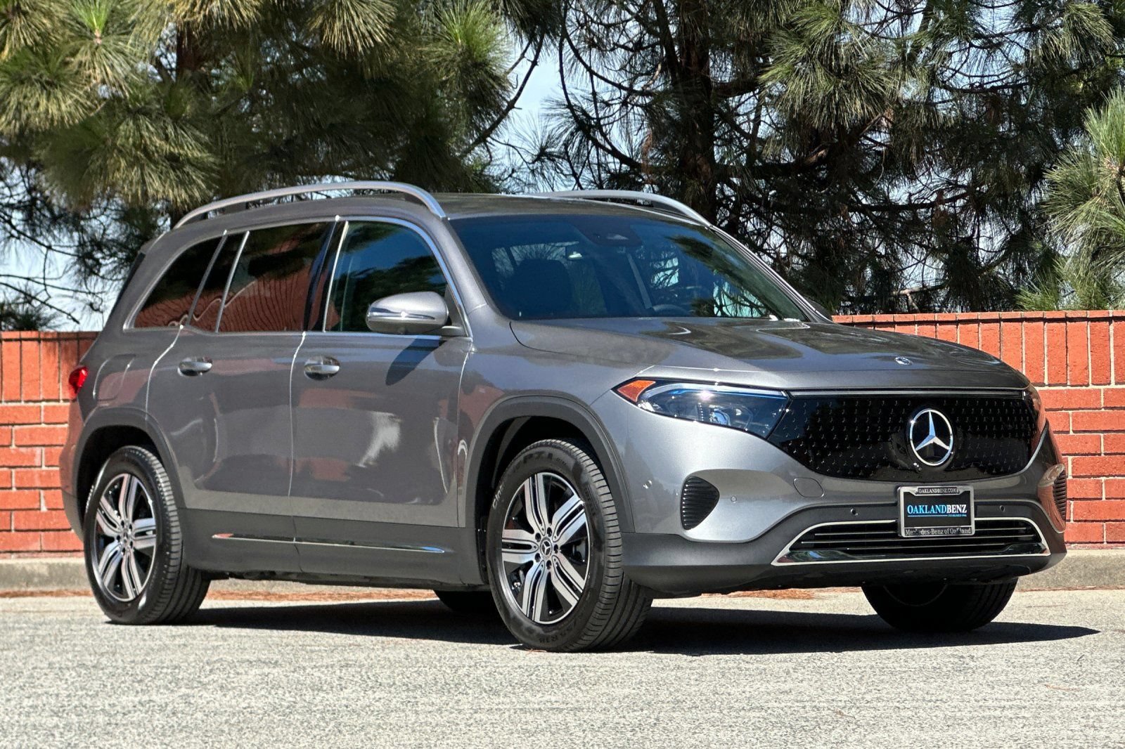 Certified 2025 Mercedes-Benz EQB 250+ image 2