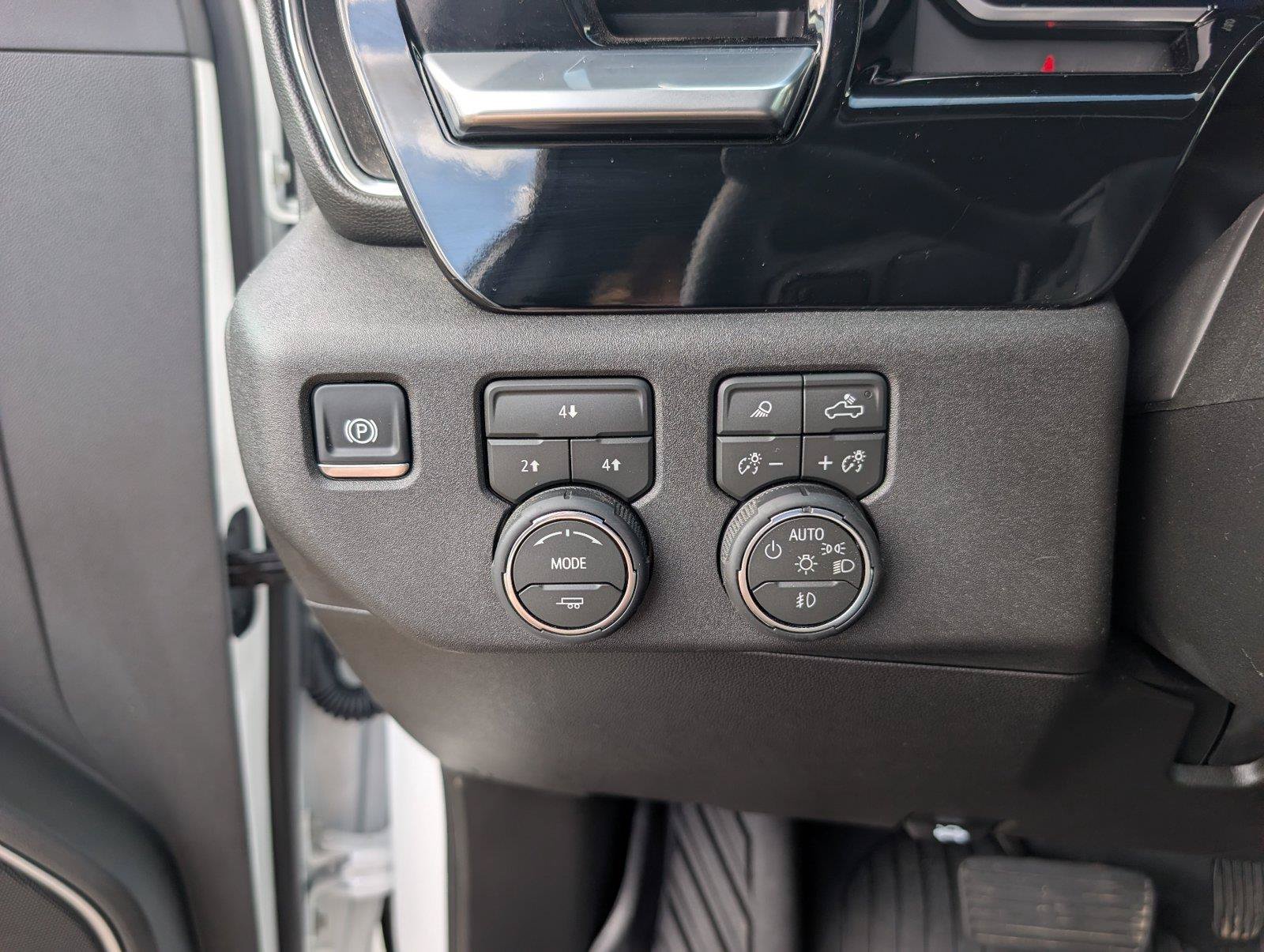 Used 2026 Chevrolet Silverado 2500 LT w/ All Star Edition AWD/4WD image 28