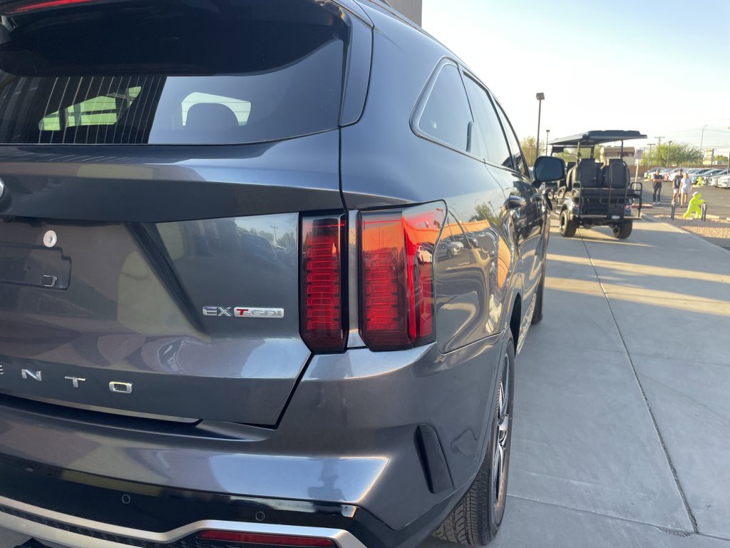 Used 2021 Kia Sorento EX image 14