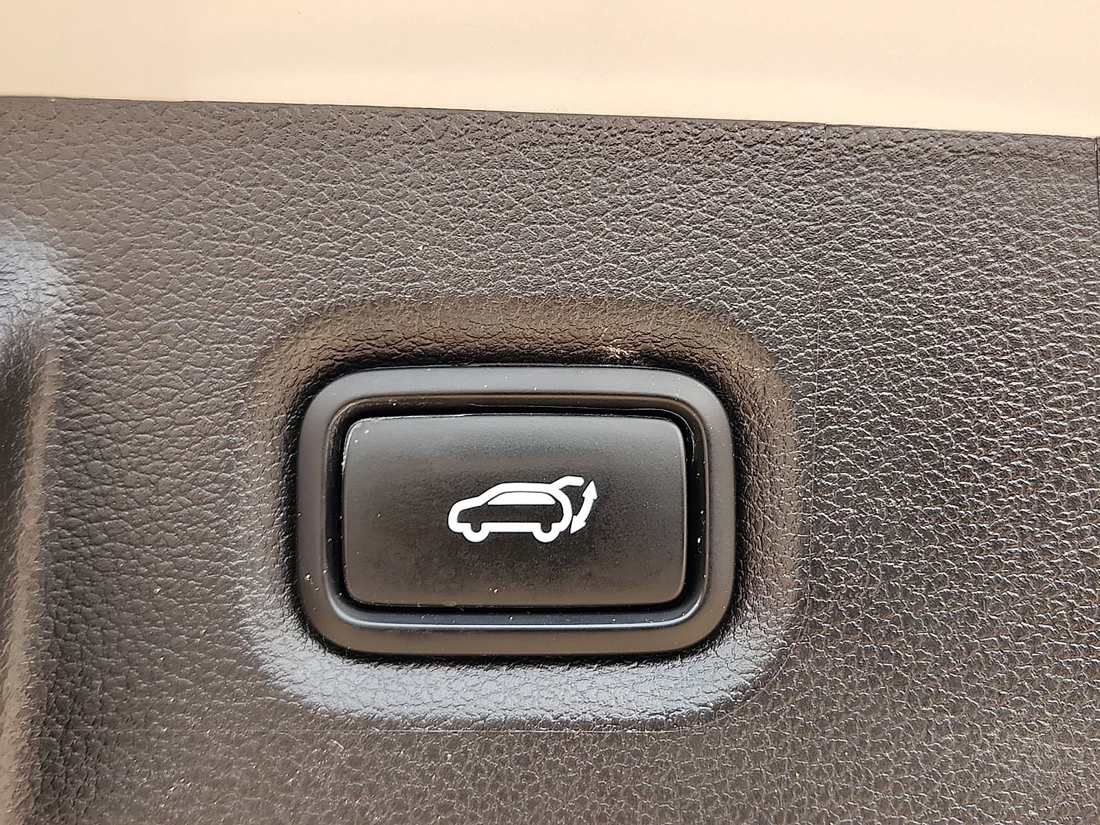Used 2023 Hyundai Santa Fe SEL Premium AWD/4WD image 9