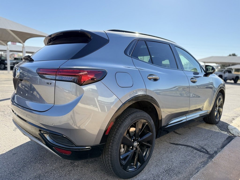 Used 2022 Buick Envision Essence w/ Technology Package I image 4