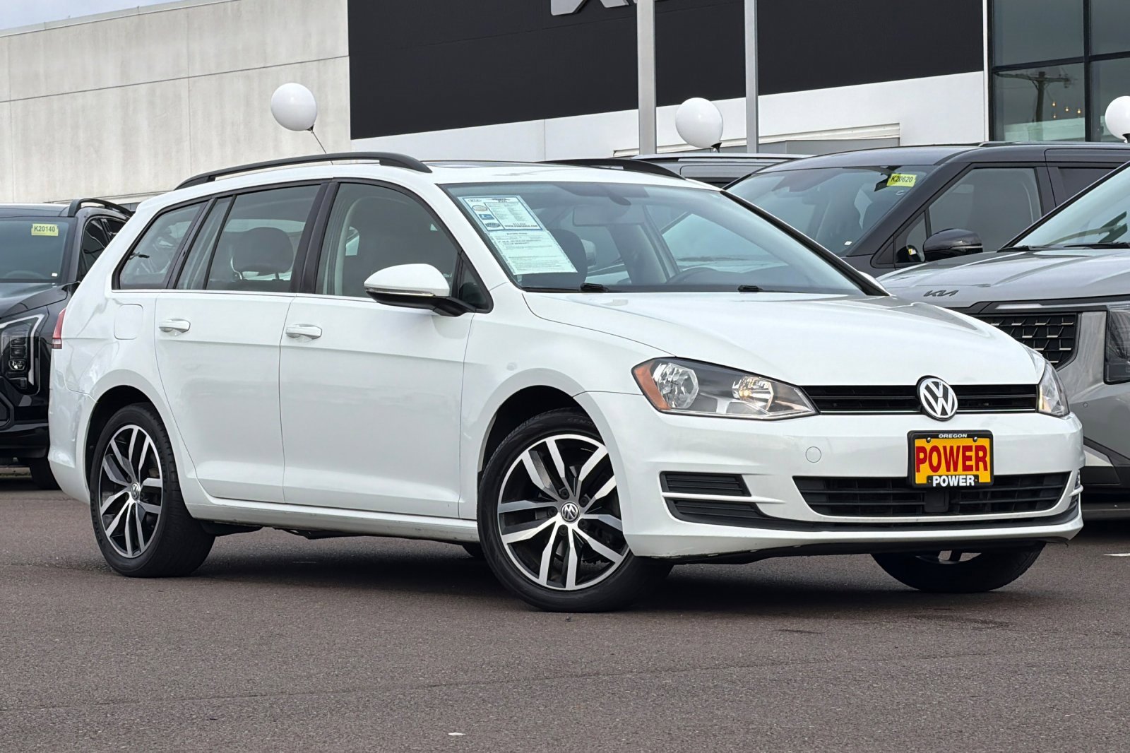 Used 2016 Volkswagen Golf Limited Edition image 2