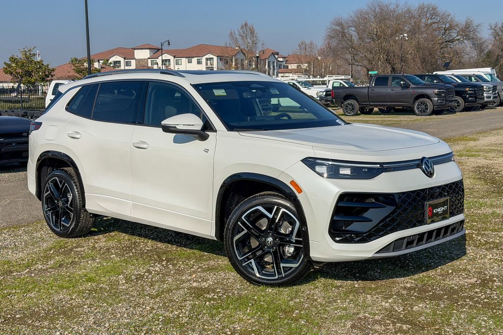 New 2026 Volkswagen Tiguan SEL R-Line image 3
