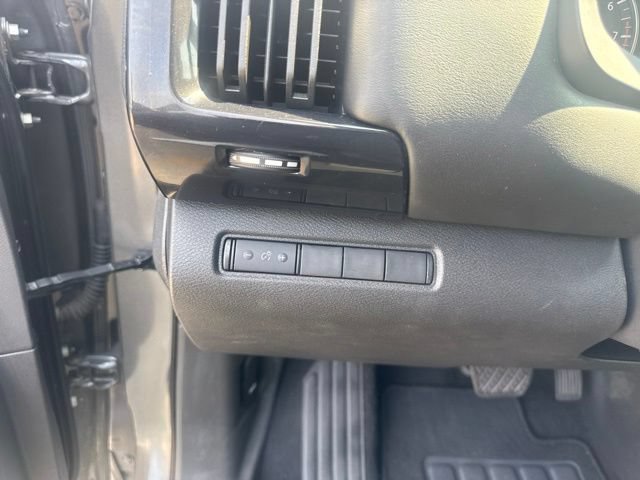 Used 2024 Nissan Pathfinder S FWD image 24