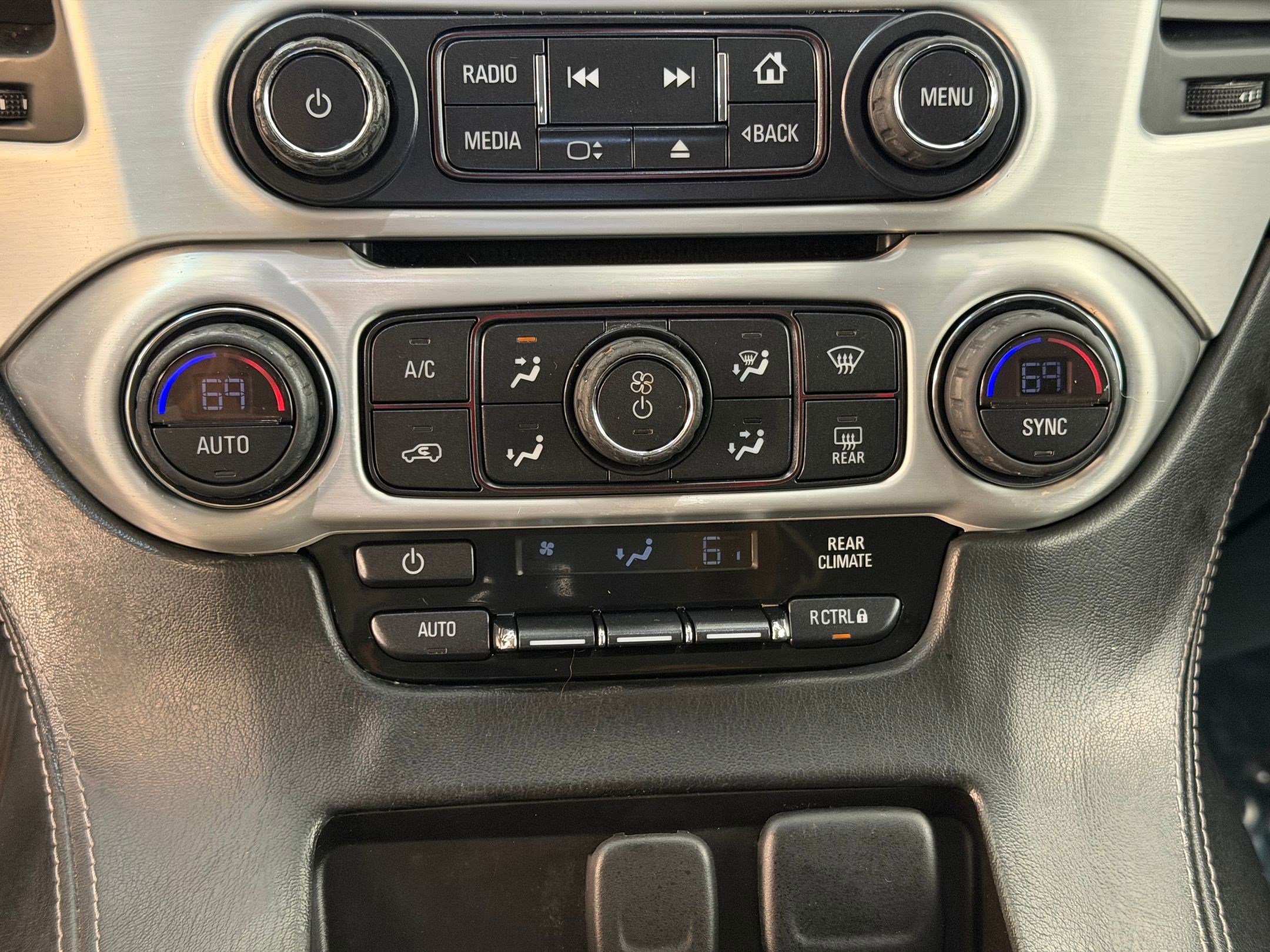 Used 2015 GMC Yukon SLE w/ Convenience Package image 18