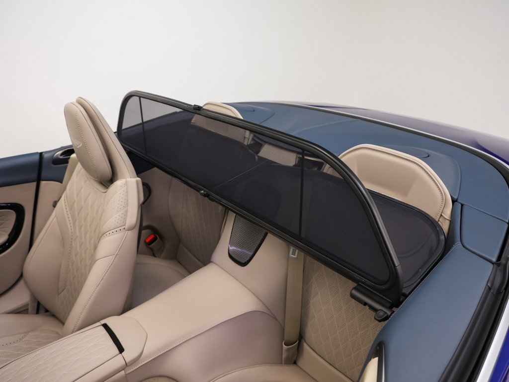 Used 2024 Aston Martin DB12 Convertible image 56