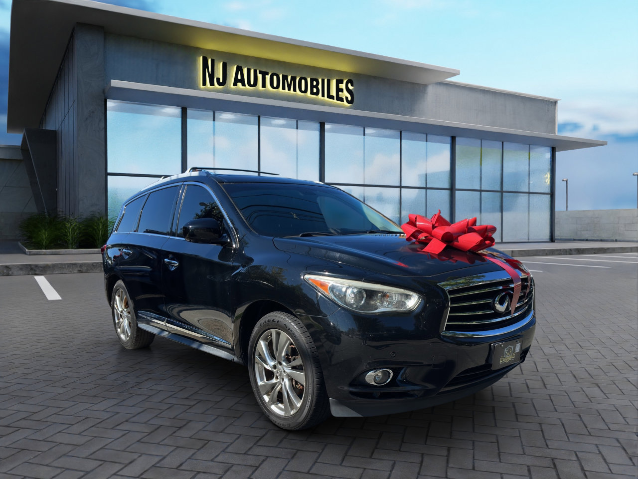Used 2013 INFINITI JX35 AWD w/ Premium Pkg image 1