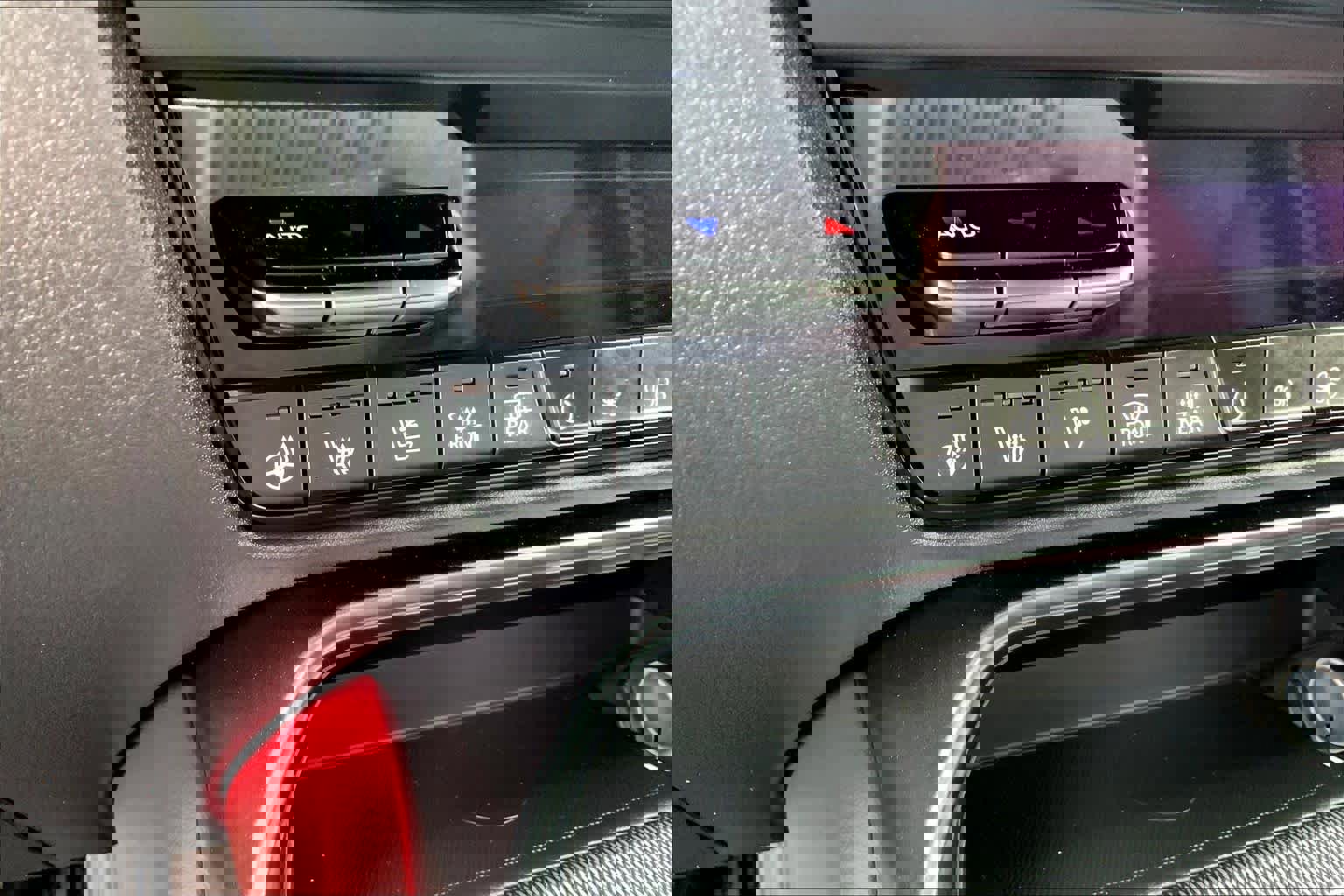 Used 2025 MAZDA CX-70 Plug-In Hybrid w/ Premium Plus image 31