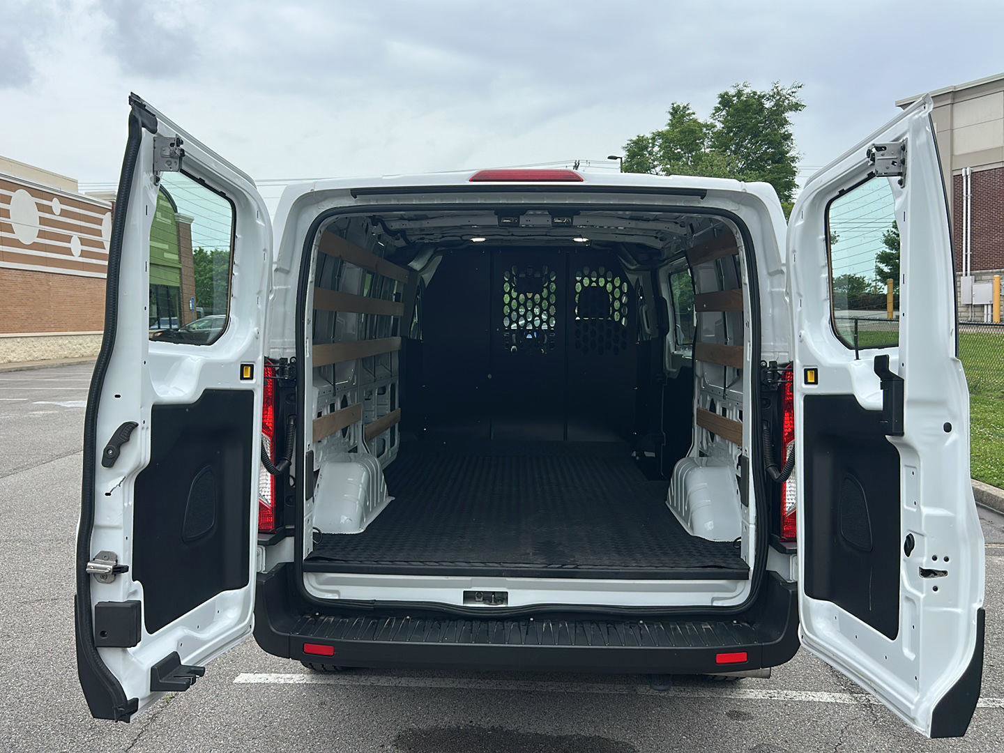 Certified 2025 Ford Transit 250 Low Roof w/ Exterior Upgrade Package RWD image 5