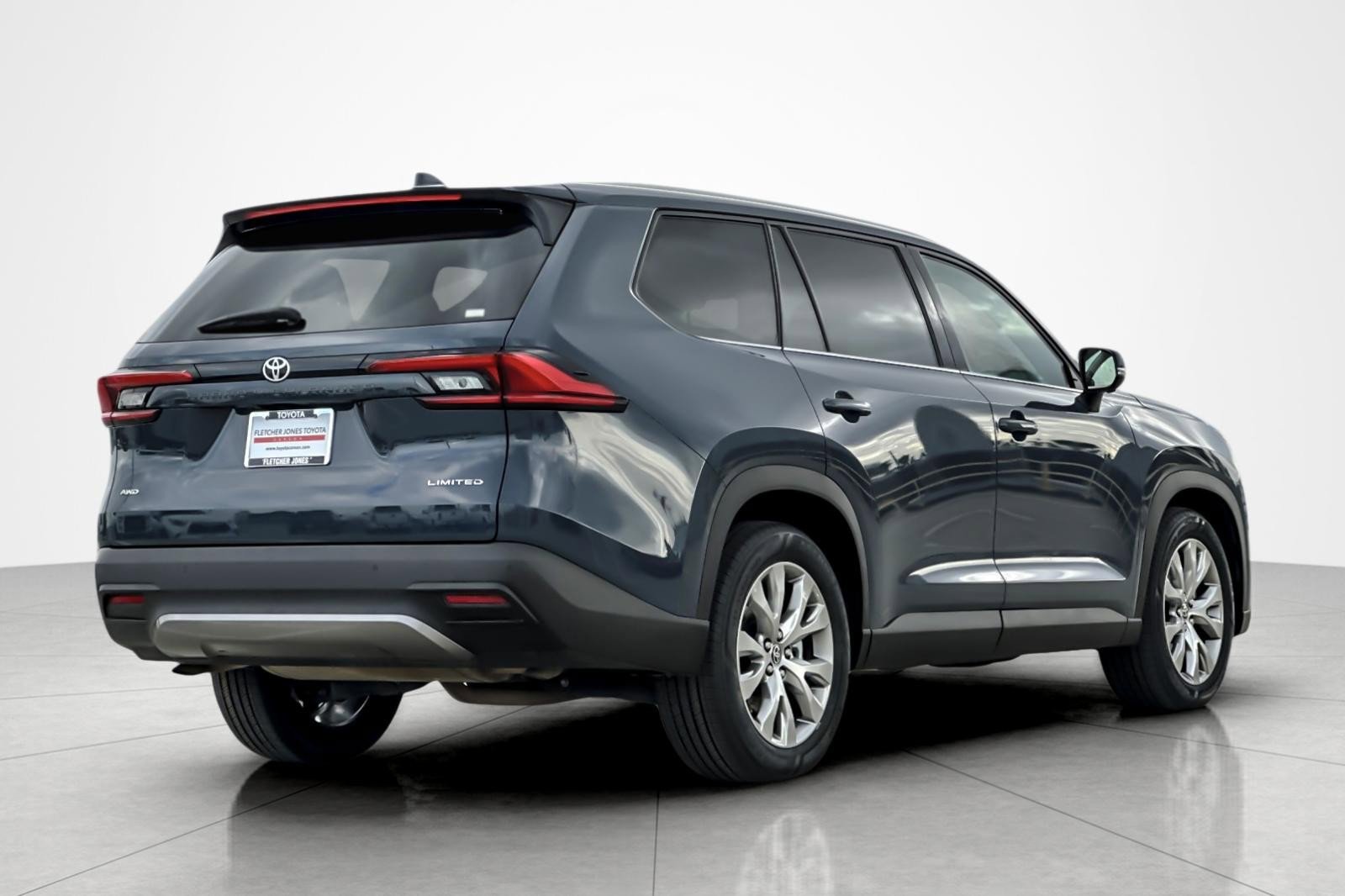 Used 2024 Toyota Grand Highlander Limited image 5