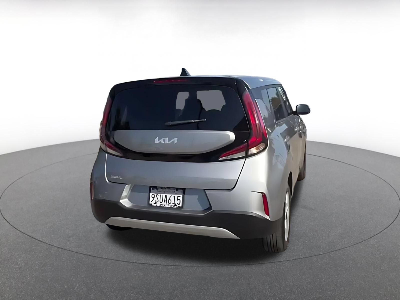 Used 2025 Kia Soul LX w/ LX Technology Package FWD image 14