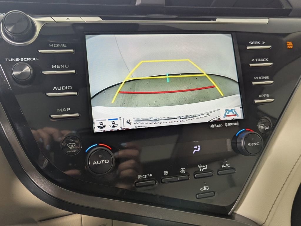 Used 2020 Toyota Camry XLE image 21