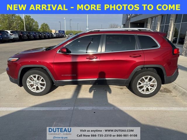 Used 2015 Jeep Cherokee Latitude w/ Cold Weather Group AWD/4WD image 1