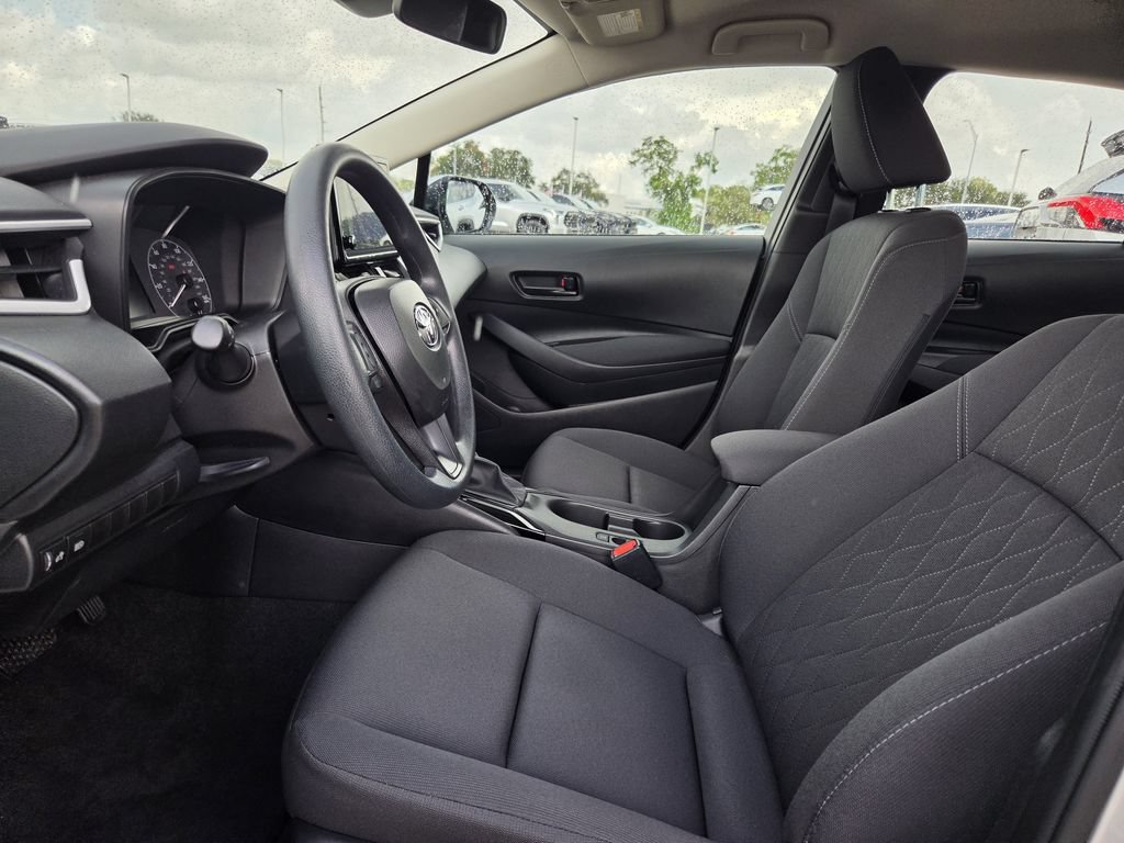 Used 2025 Toyota Corolla LE FWD image 25
