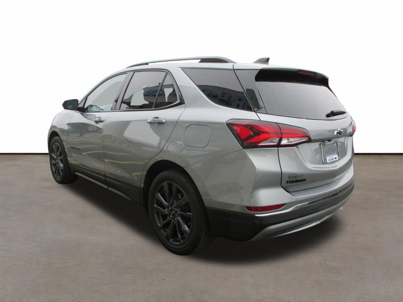 Used 2023 Chevrolet Equinox RS w/ LPO, Floor Liner Package image 5