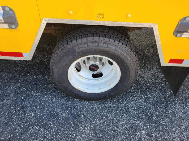 Used 2022 GMC Savana 3500 Extended w/ Power Convenience Package RWD image 4
