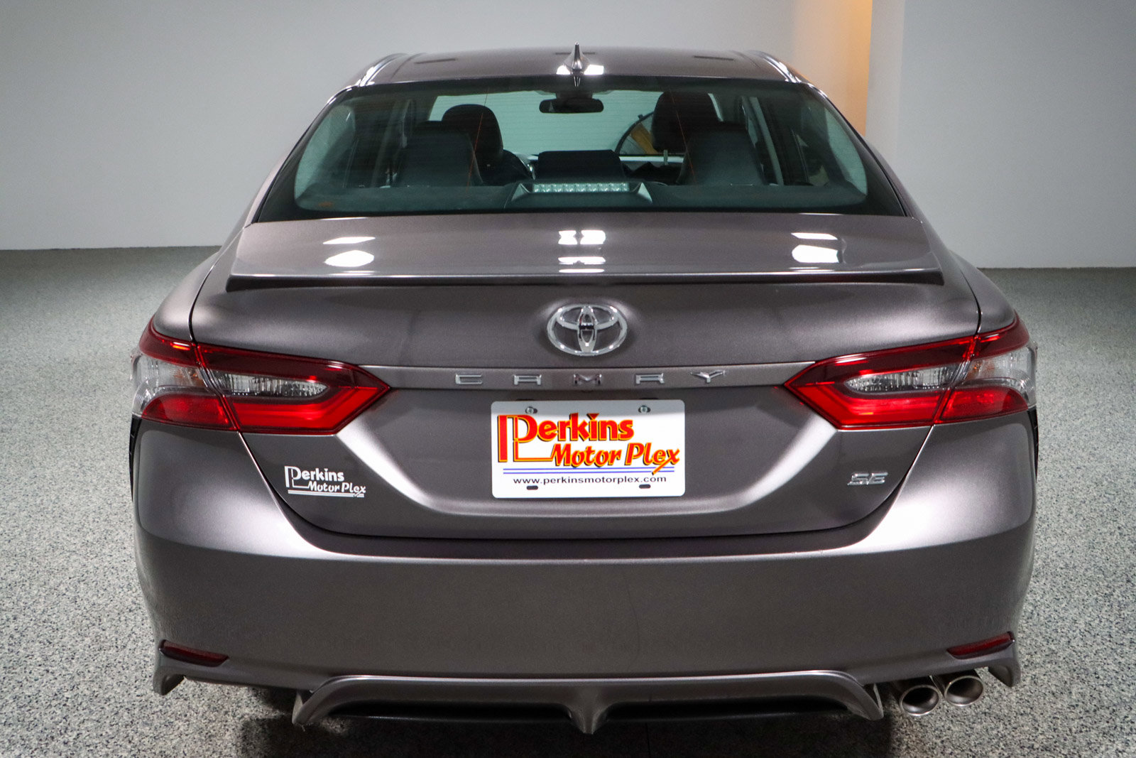 Used 2024 Toyota Camry SE image 8