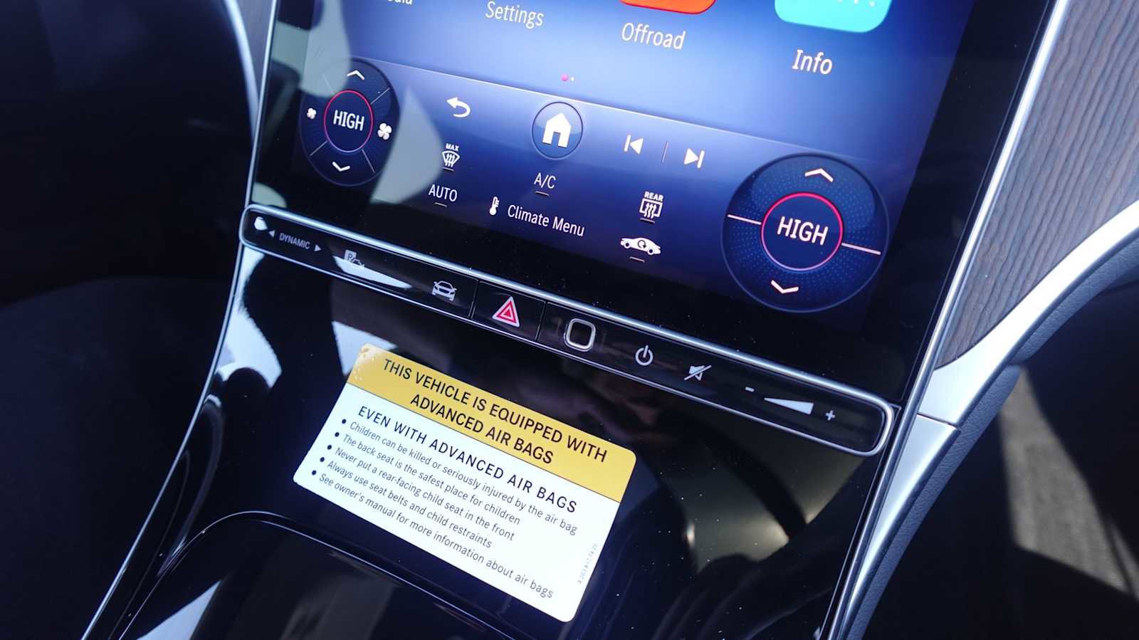 Used 2026 Mercedes-Benz GLC 300 4MATIC image 43