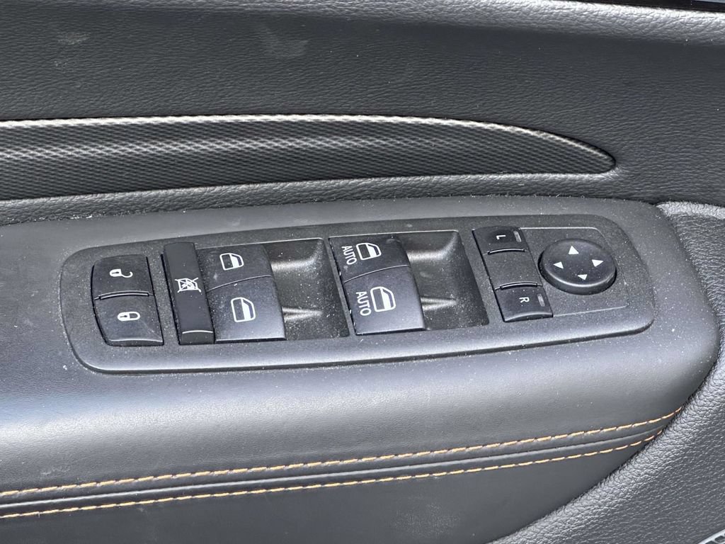 Used 2022 Dodge Durango R/T w/ Blacktop Package AWD/4WD image 15