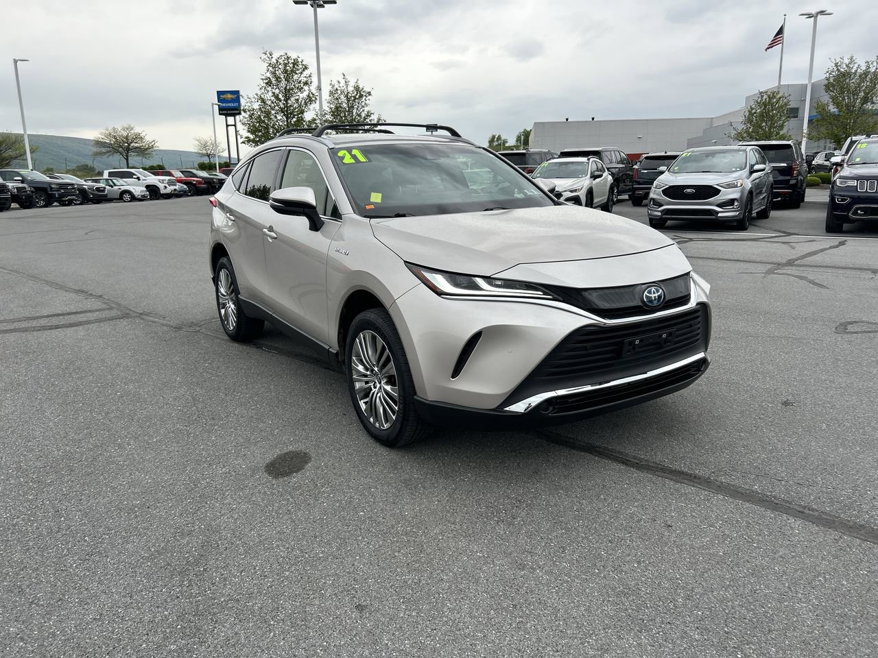 Used 2021 Toyota Venza XLE w/ Softex Package AWD/4WD image 1