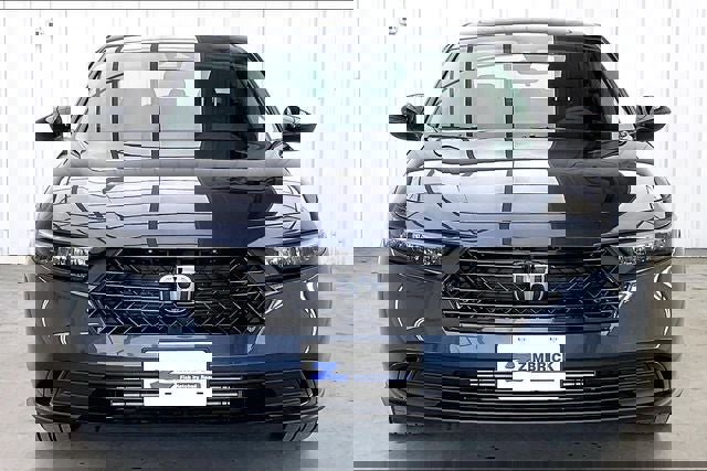 Certified 2025 Honda Accord SE image 3