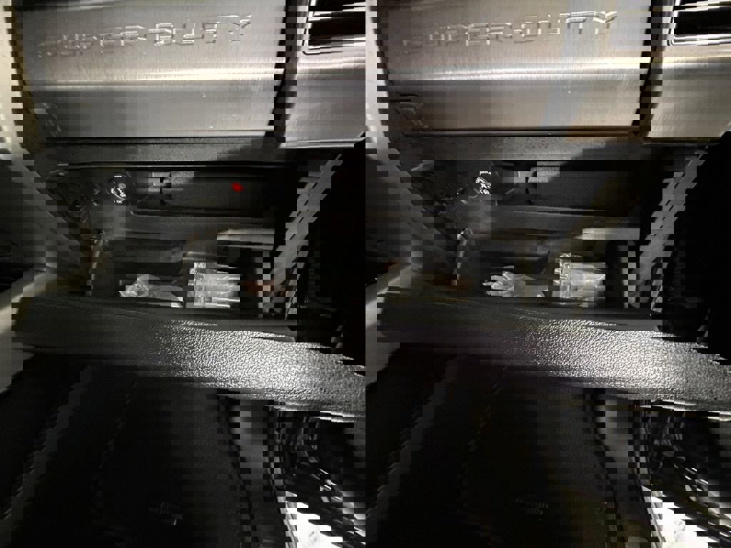 Used 2019 Ford F350 Platinum w/ Platinum Ultimate Package image 28