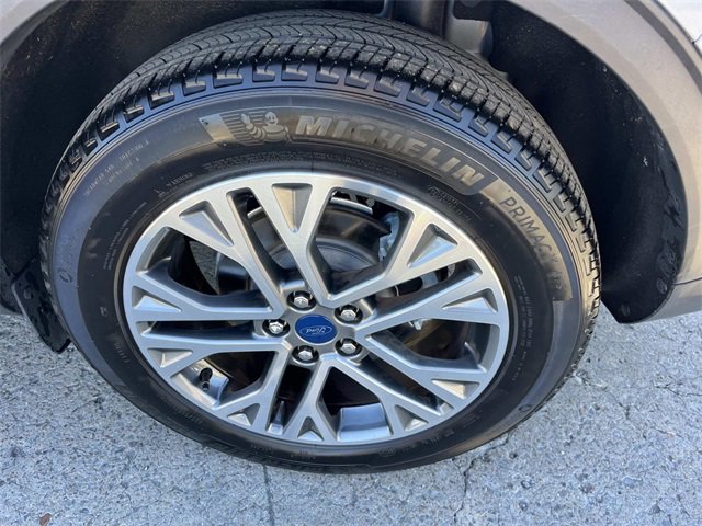 Used 2022 Ford Escape SEL w/ Technology Package image 11