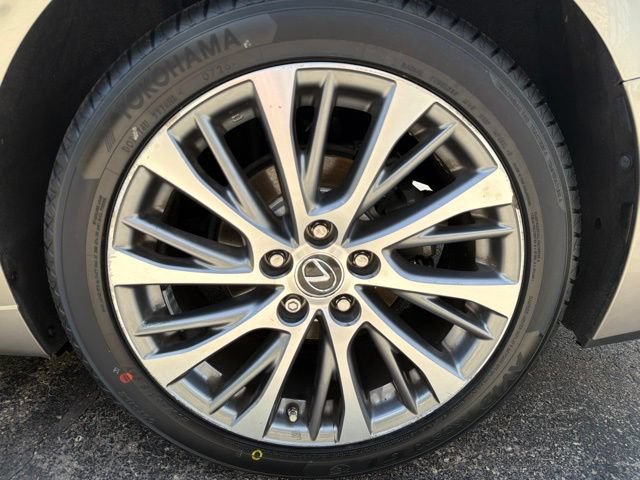 Used 2019 Lexus ES 350 w/ Premium Package FWD image 45