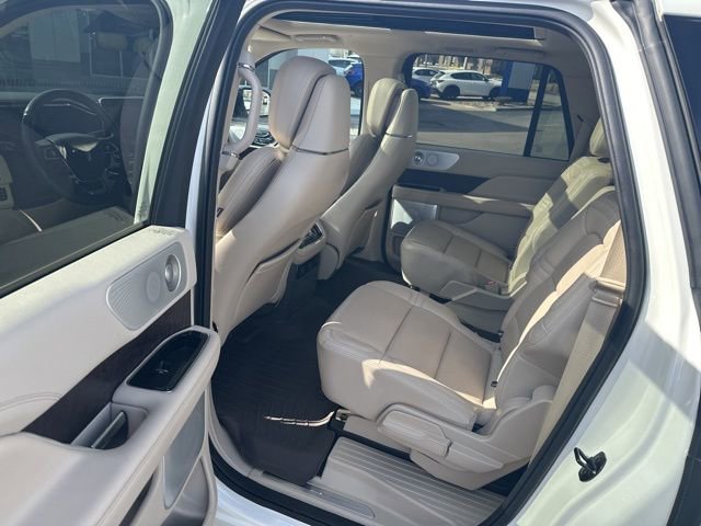 Used 2021 Lincoln Navigator L Reserve w/ Luxury Package image 16