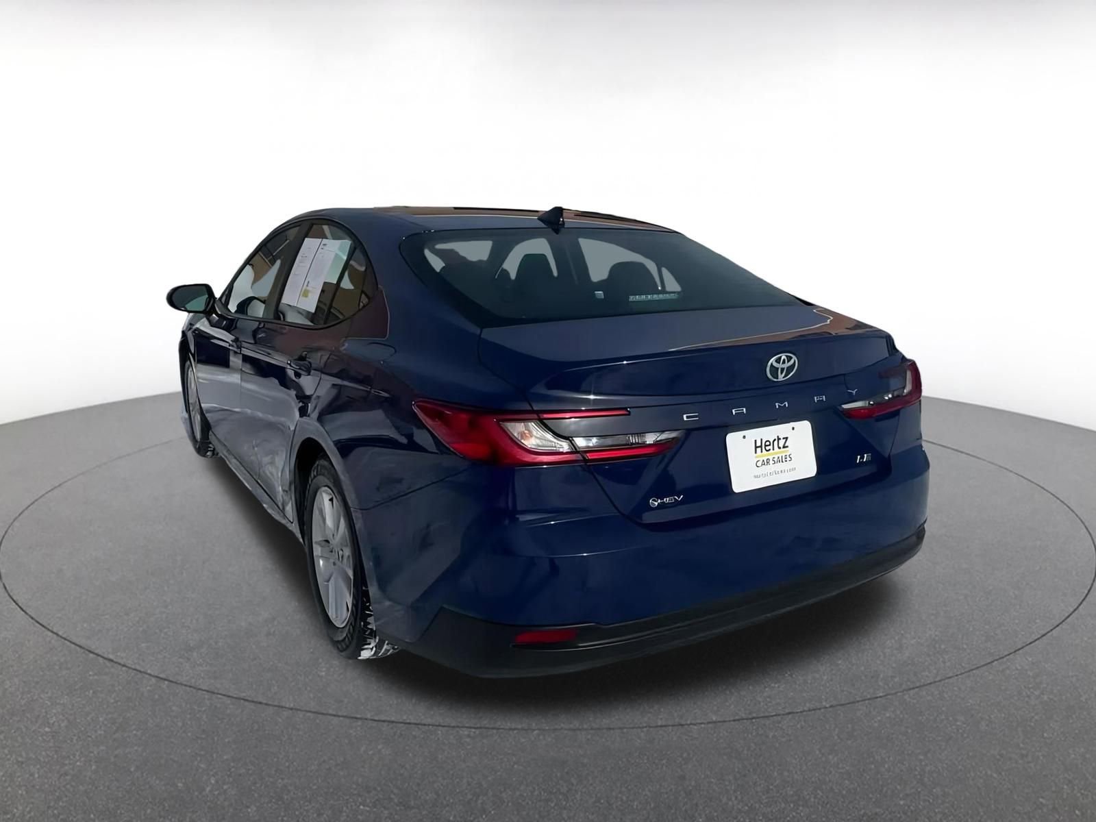 Used 2025 Toyota Camry LE image 11