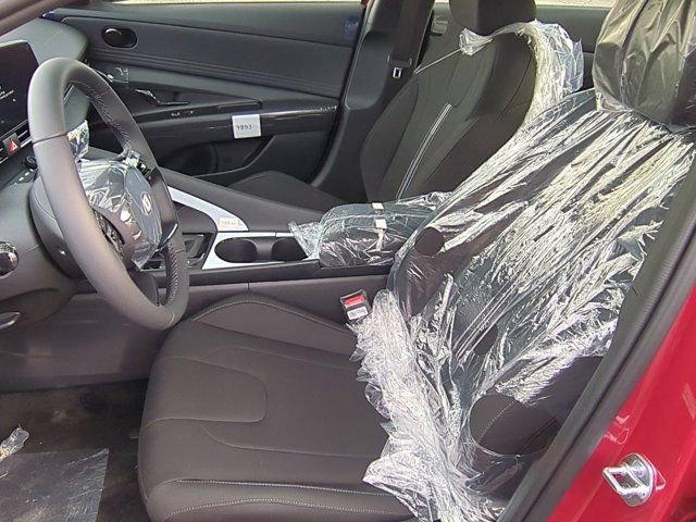 New 2025 Hyundai Elantra SEL image 10