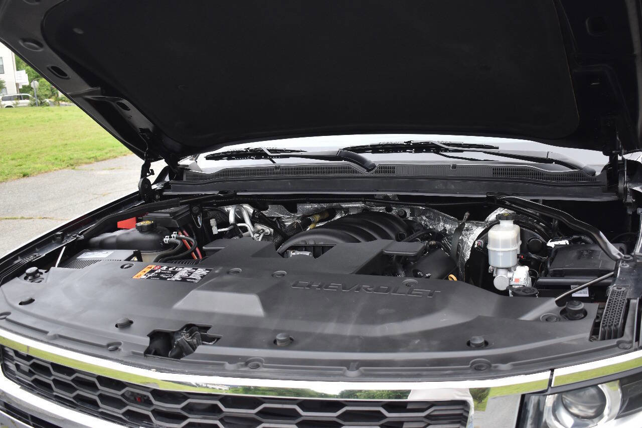 Used 2018 Chevrolet Suburban LT AWD/4WD image 36